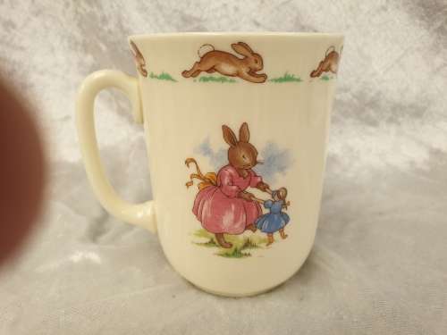 Vintage Royal Doulton Bunnykins Mug (BADLY CRACKED) Fine bone China -