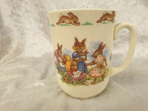 Vintage Royal Doulton Bunnykins Mug (BADLY CRACKED) Fine bone China -