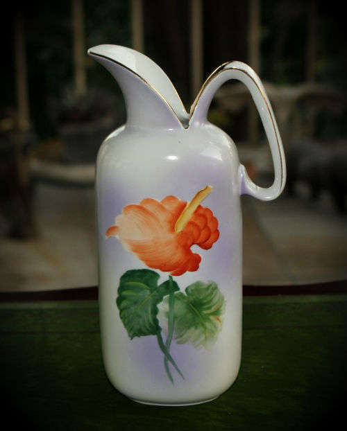 Hand Painted Vase/Jug  210x110x67mm
