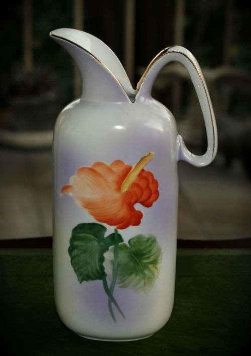 Hand Painted Vase/Jug  210x110x67mm