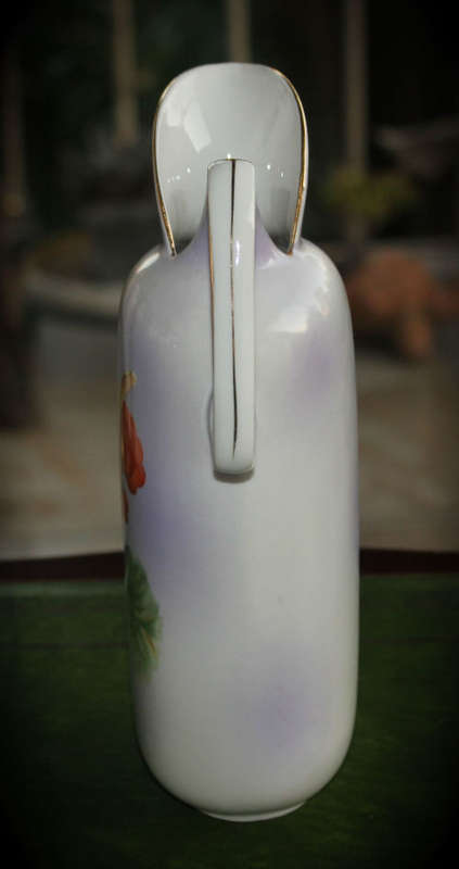 Hand Painted Vase/Jug  210x110x67mm