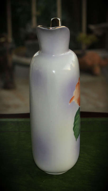 Hand Painted Vase/Jug  210x110x67mm