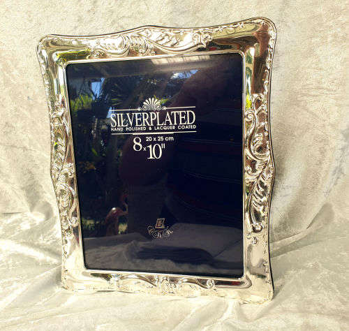 SILVERPLADED Photo Frame Hand Polished & Lacquer Coated 20x25cm (8x10")  with Glass