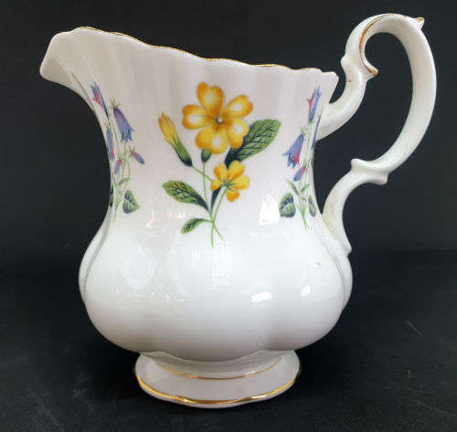 Vintage  Royal Albert "Windermere" Creamer 106x120x85mm