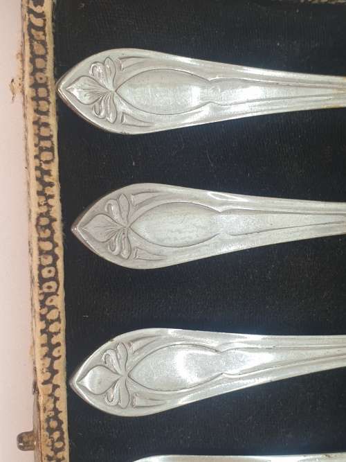 6 Vintage Silver Chrome plate Cake forks  Boxed