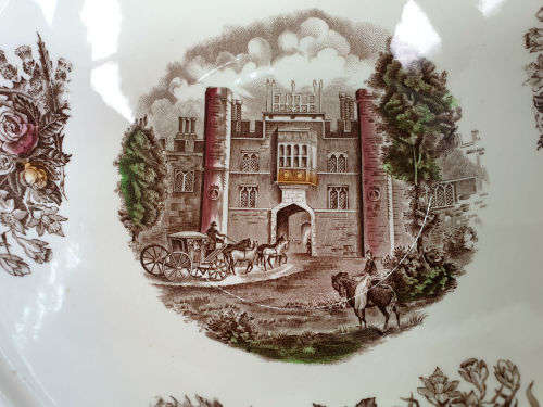 Vintage Royal Homes of Britain "Hampton Court Palace" Tureen with lid  by johnson Bros England