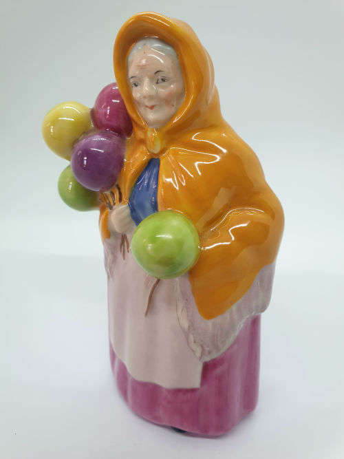 Very Rare Vintage Porcelain W.H.Goss Balloon Seller Reg.No 769573 Made in England