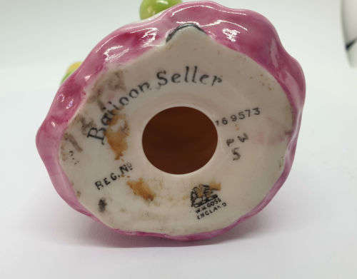 Very Rare Vintage Porcelain W.H.Goss Balloon Seller Reg.No 769573 Made in England