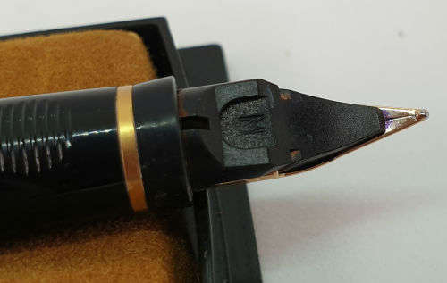 Vintage Parker Fountain Pen with 14k GOLD 585 M Nib made in France - empty ink Cartridge