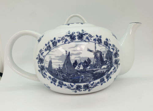 Vintage Blue and white Delft Coffee Pot OUDE MOLEN FABRIEK Holland  150x270x175mm