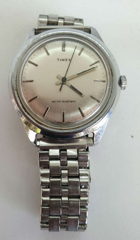 Vintage Pre-owned 1978 TIMEX Automatic watch with Metal Strap - working and holding time