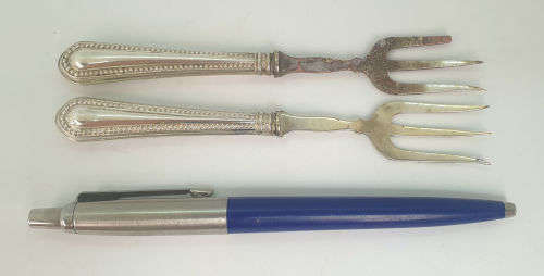 Antique  Forks with Silver (.800) Handles steel is rusted and one broken ..total weight 19gram