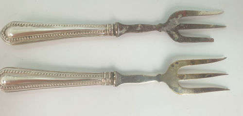 Antique  Forks with Silver (.800) Handles steel is rusted and one broken ..total weight 19gram