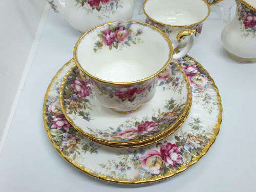 Royal Albert Bone China England Autumn Roses "Tea for Two" set - Missing a Cup