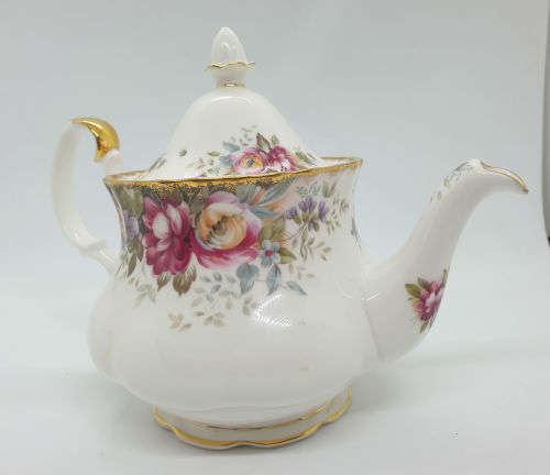 Royal Albert Bone China England Autumn Roses "Tea for Two" set - Missing a Cup