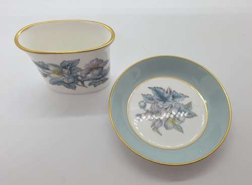 Vintage ROYAL WORCESTER Bone China Vase and small tray - Made in England