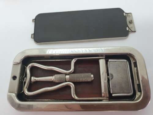 Antique 1920`s Rolls Imperial Razor no 2  in Nickel plated metal sharpening case -in original box