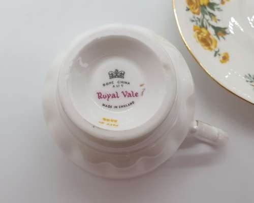 Vintage Royal Vale Trio`s Bone China A 57 9 Made in England -7 Available