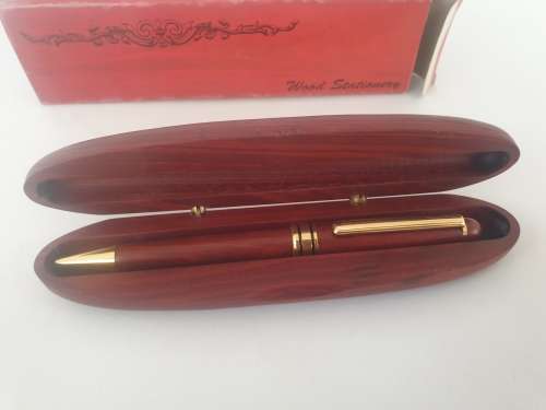 Vintage Gift set a Wood Pen in a wood  Case (Ink is Dry) Uses a Cross Refill