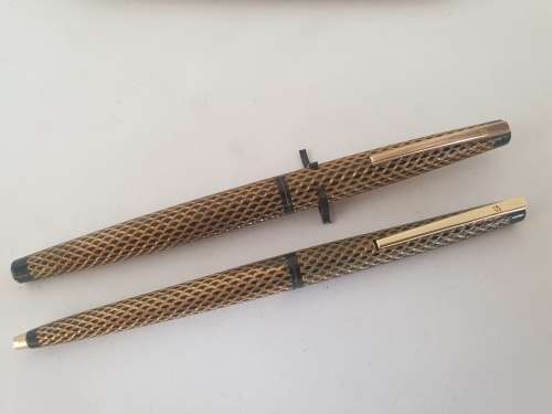 1970's Lady 904 Sheaffer Fountain Pen (No Converter) & Ball pen (no refill) in Metal Sheaffer case