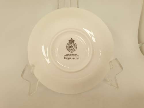 1983 Royal Worcester Duo 'Forget me not Meridian House International Ball 1985' 12 Available