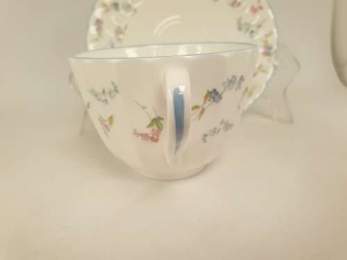 1983 Royal Worcester Duo 'Forget me not Meridian House International Ball 1985' 12 Available