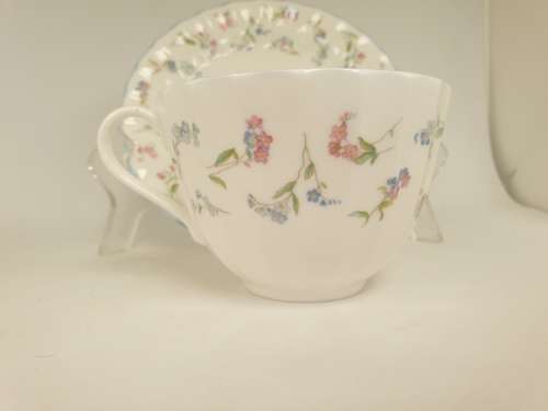 1983 Royal Worcester Duo 'Forget me not Meridian House International Ball 1985' 12 Available