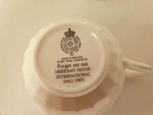 1983 Royal Worcester Duo 'Forget me not Meridian House International Ball 1985' 12 Available