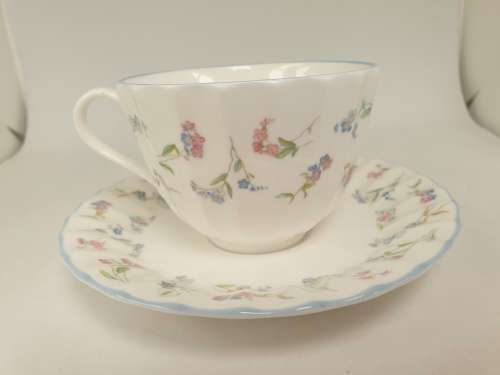 1983 Royal Worcester Duo 'Forget me not Meridian House International Ball 1985' 12 Available