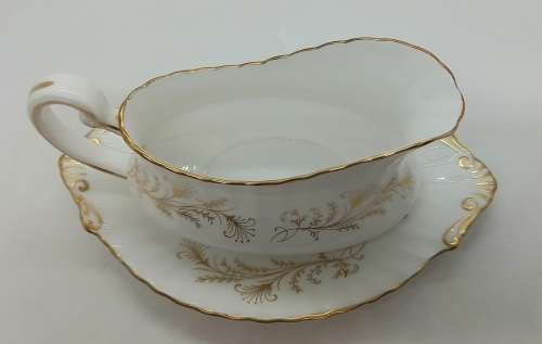 Vintage Paragon Lafayette Gravy Boat and saucer- By appointment  to the Queen- Mint condition