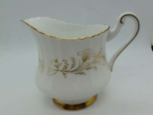 Vintage Paragon Lafayette Creamer- By appointment  to the Queen- Mint condition 2 available