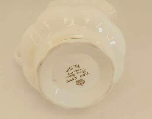 Vintage Royal Albert Val D'or -Creamer (Damaged- Cracked and small chip) 110x120x80mm