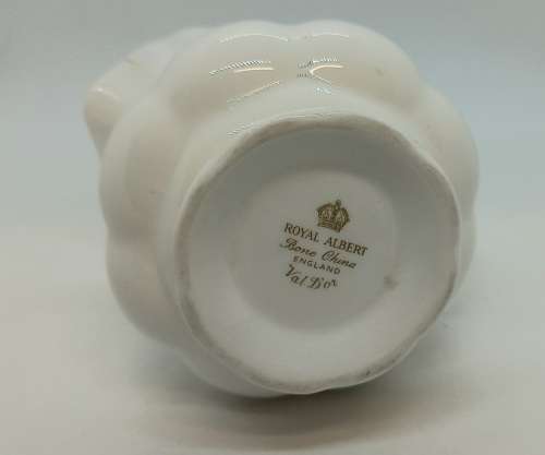 Vintage Royal Albert Val D'or -Creamer (Damaged- Cracked and small chip) 110x120x80mm