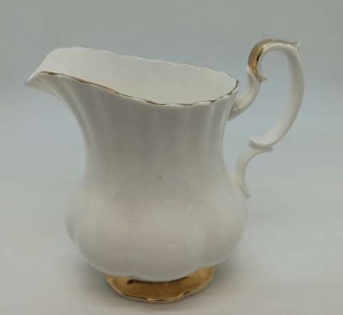 Vintage Royal Albert Val D'or -Creamer (Damaged- Cracked and small chip) 110x120x80mm