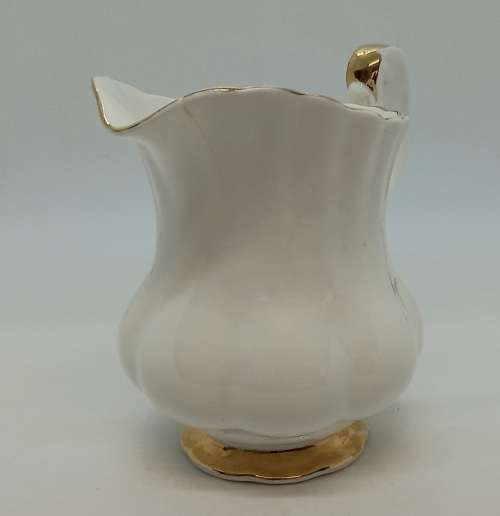 Vintage Royal Albert Val D'or -Creamer (Damaged- Cracked and small chip) 110x120x80mm