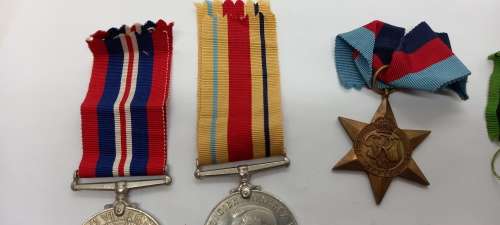 Set of 5 Full size WW2 Medals not engraved only one star has engraving on