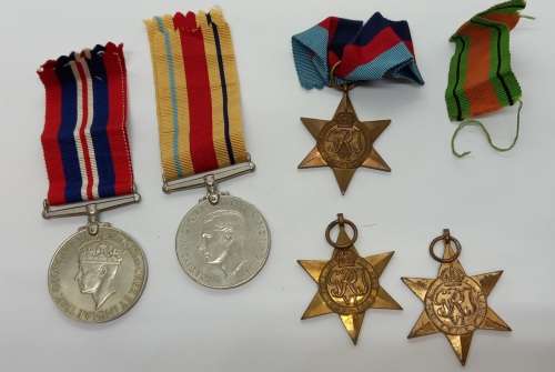 Set of 5 Full size WW2 Medals not engraved only one star has engraving on