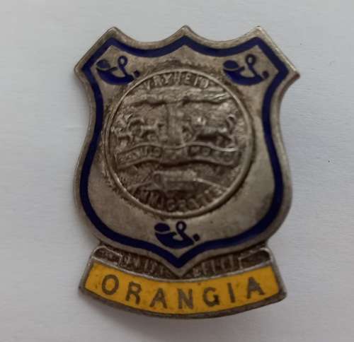 Vintage Orangia pin badge - Vryheid-Geduld en Moed Immigratie  33x26mm