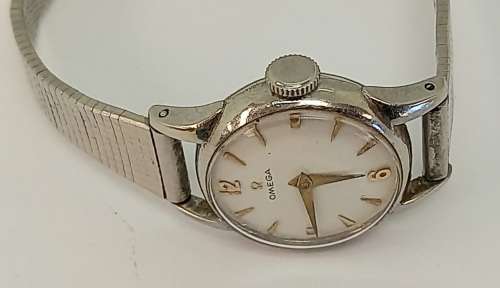 1952 Omega Ladies watch -17 Jewels - NOT WORKING -Movement 13037270  see description