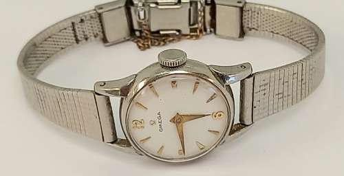 1952 Omega Ladies watch -17 Jewels - NOT WORKING -Movement 13037270  see description