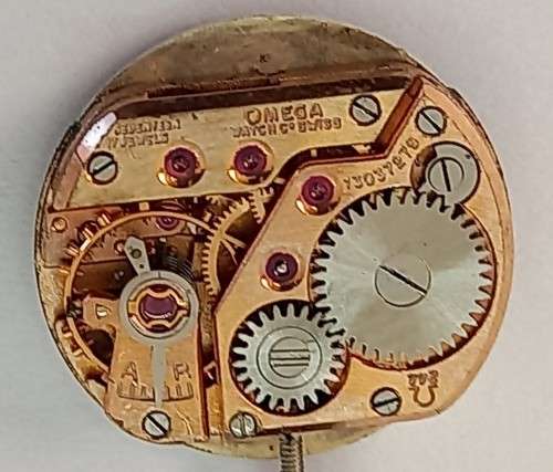 1952 Omega Ladies watch -17 Jewels - NOT WORKING -Movement 13037270  see description
