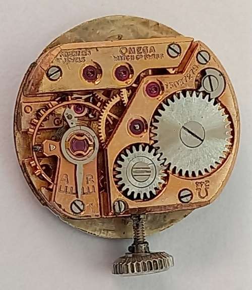1952 Omega Ladies watch -17 Jewels - NOT WORKING -Movement 13037270  see description