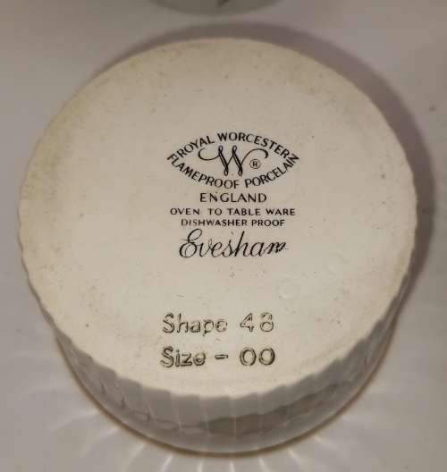 6 Royal Worcester Evesham Flameproof Porcelain Tableware Casserole Dishes - still in Box