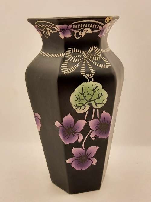 Antique Vintage SHELLY Black Vase Made in England 185x90mm - repaired