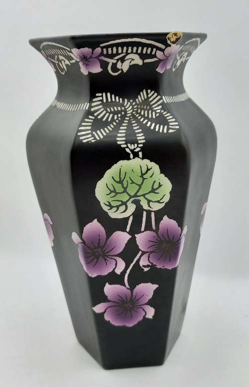 Antique Vintage SHELLY Black Vase Made in England 185x90mm - repaired