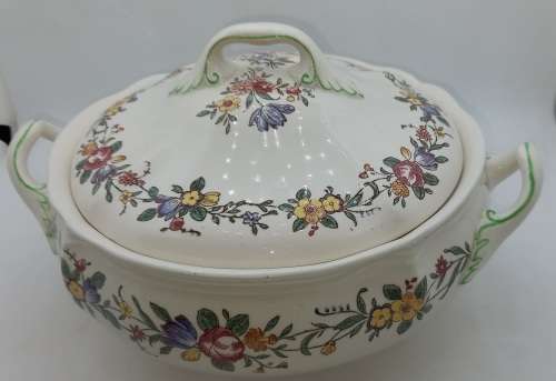 Vintage1942 to 1958 Royal Doulton Tureen  Leighton (D6164) Round Covered Vegetable Server - England
