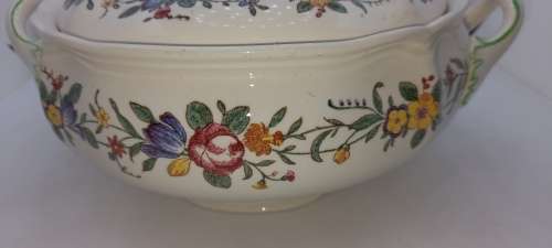 Vintage1942 to 1958 Royal Doulton Tureen  Leighton (D6164) Round Covered Vegetable Server - England