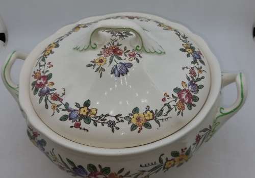Vintage1942 to 1958 Royal Doulton Tureen  Leighton (D6164) Round Covered Vegetable Server - England