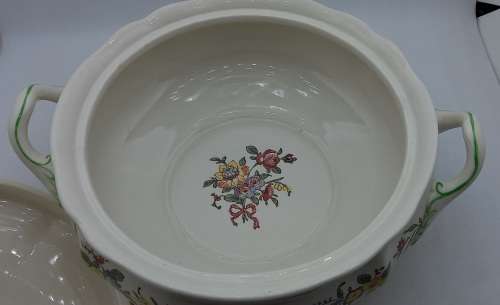 Vintage1942 to 1958 Royal Doulton Tureen  Leighton (D6164) Round Covered Vegetable Server - England