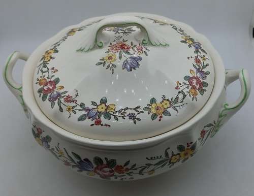 Vintage1942 to 1958 Royal Doulton Tureen  Leighton (D6164) Round Covered Vegetable Server - England